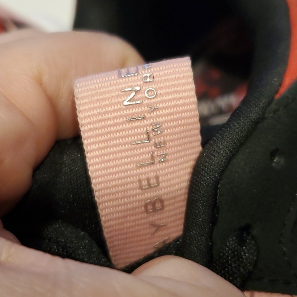 Puma Nova x Maybelline Sneakers Size 6 NWOT'S - Picture 7 of 12